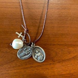 Saint Lucy necklace with pearl pendant